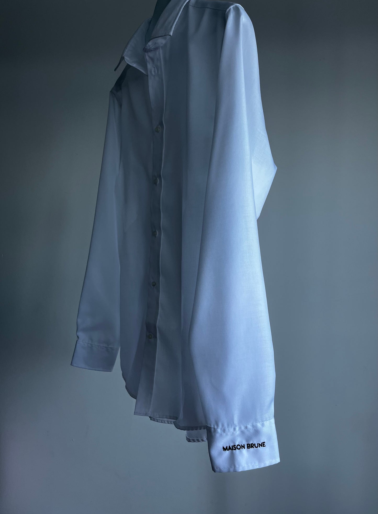 Chemise blanche brodée