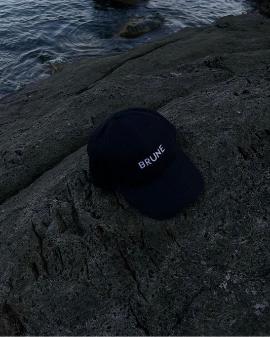 Casquette bleu marine brodée