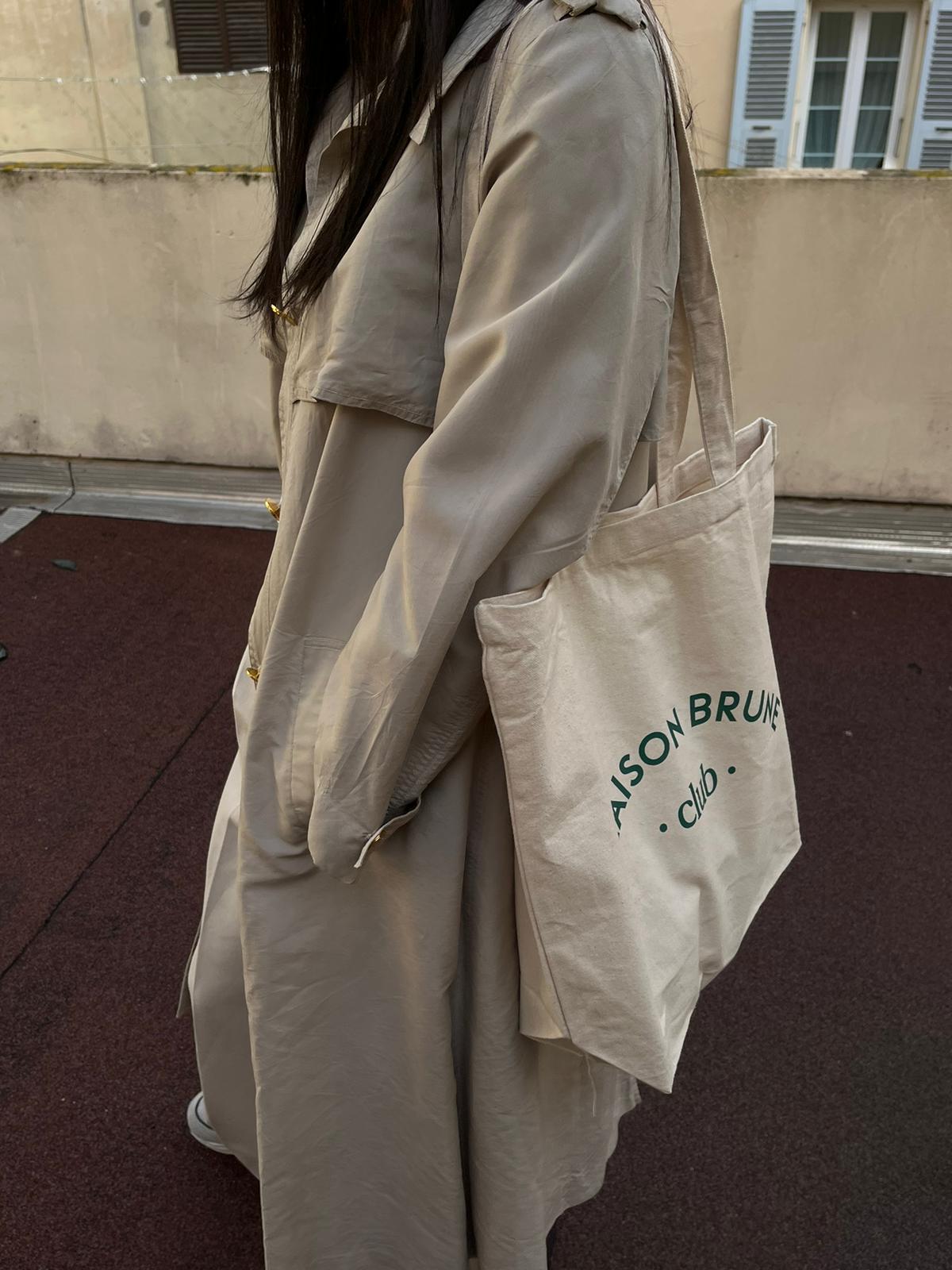 Tote bag